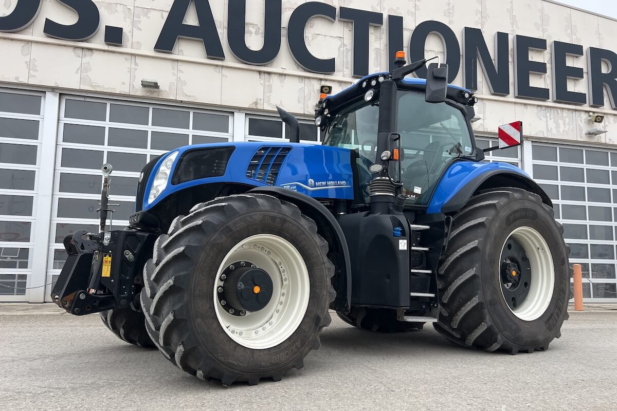 Tra i mezzi all'asta a marchio New Holland anche un trattore di alta potenza: un T8.435 del 2021 